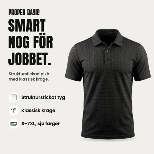 Proper Basic Pikétröjan i svart: strukturstickad piké med klassisk krage, S–7XL i sju färger