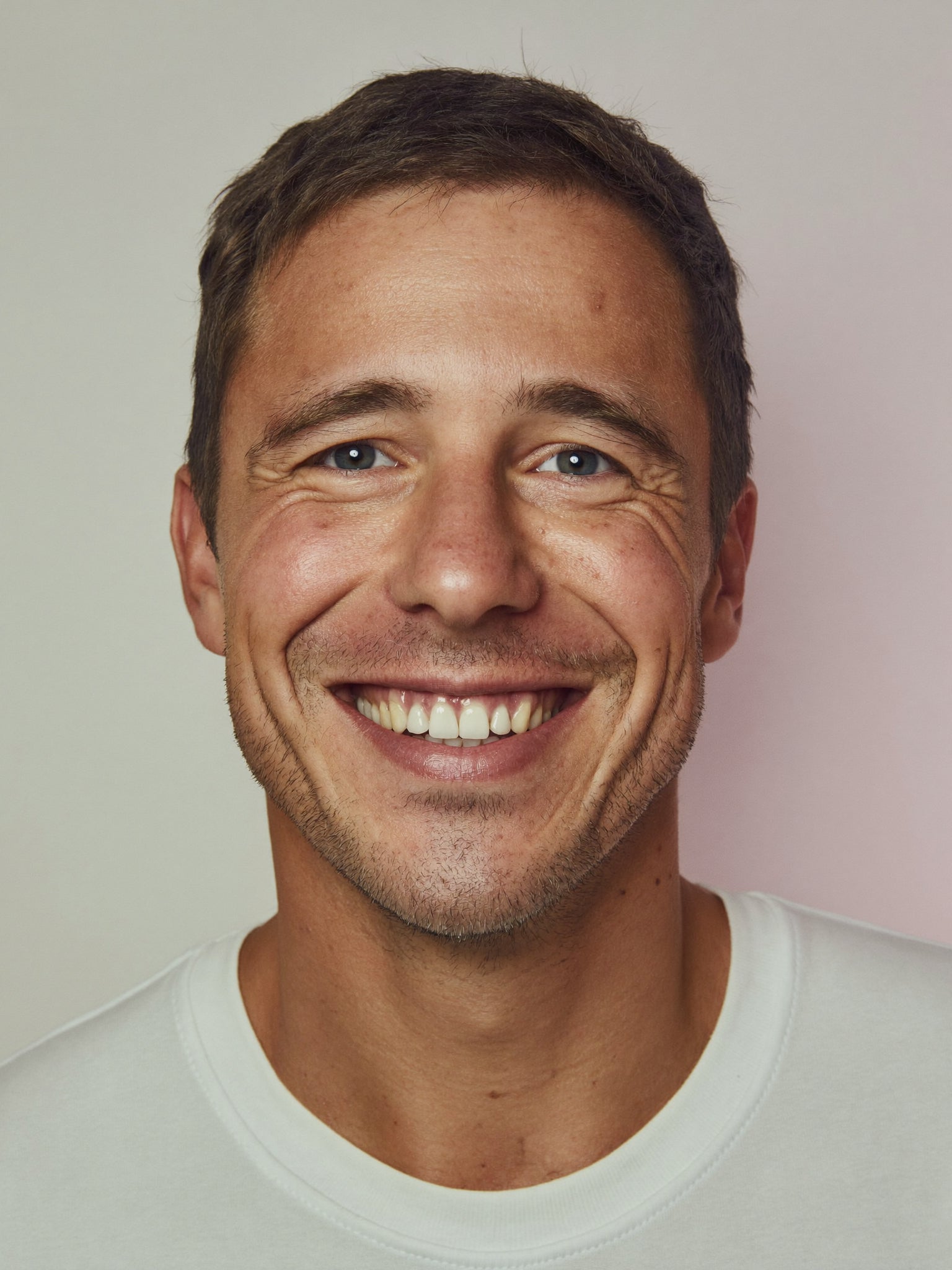 Stefan L.